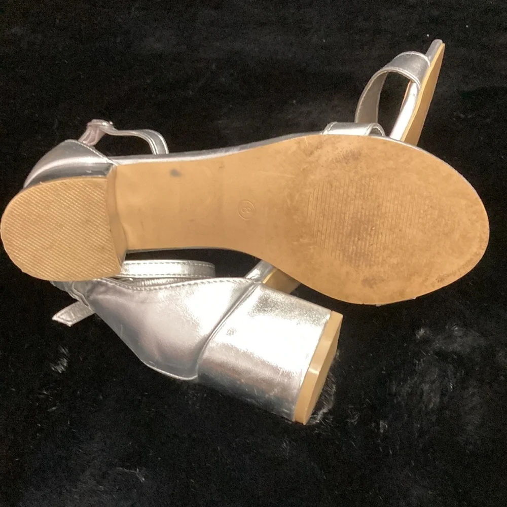 Charles Albert Silver Metallic Sandals Size 8